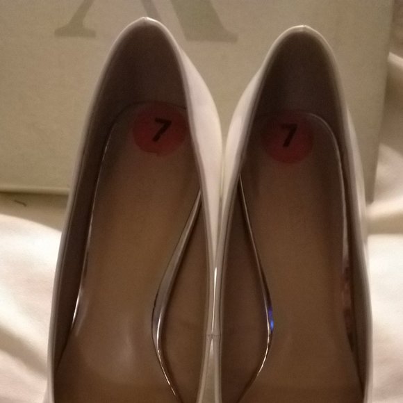 White high heels by Expression - Picture 7 of 11